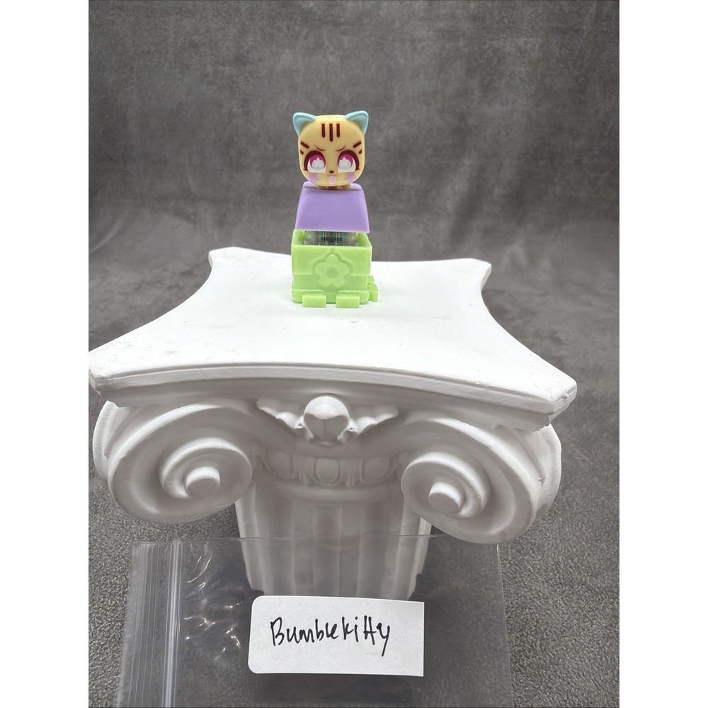 Clickeez Series 1 Epic Rare Bumblekitty Single Key
